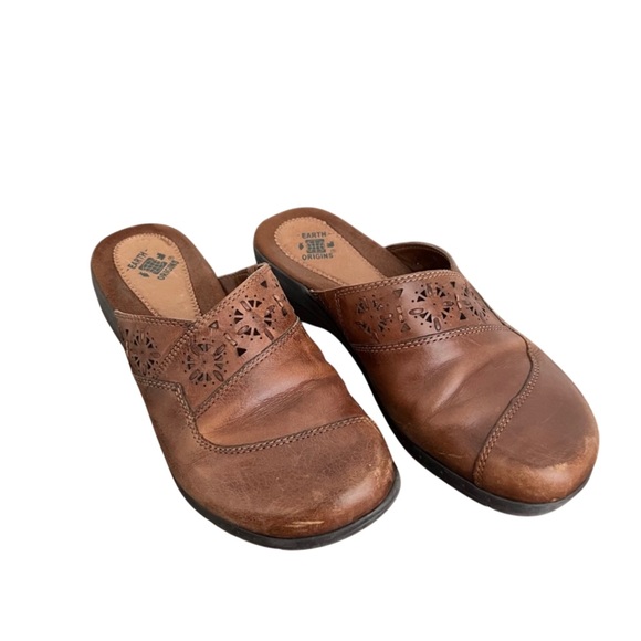 Earth Origins Janie Brown Leather Perforated Mule Clogs Size 6.5 - Picture 1 of 13